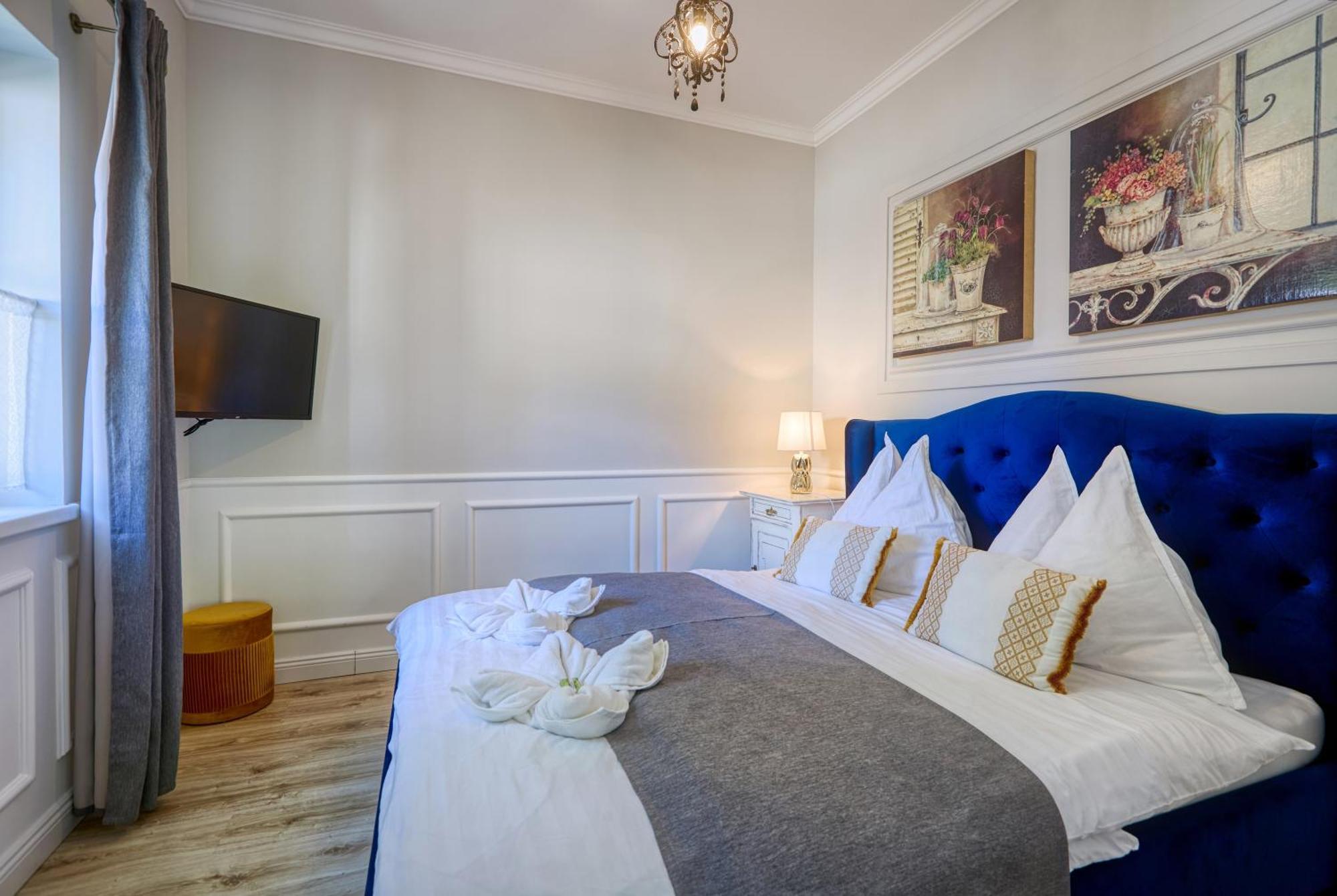 The Doors Boutique Apartments Mosonmagyarovar Exterior photo